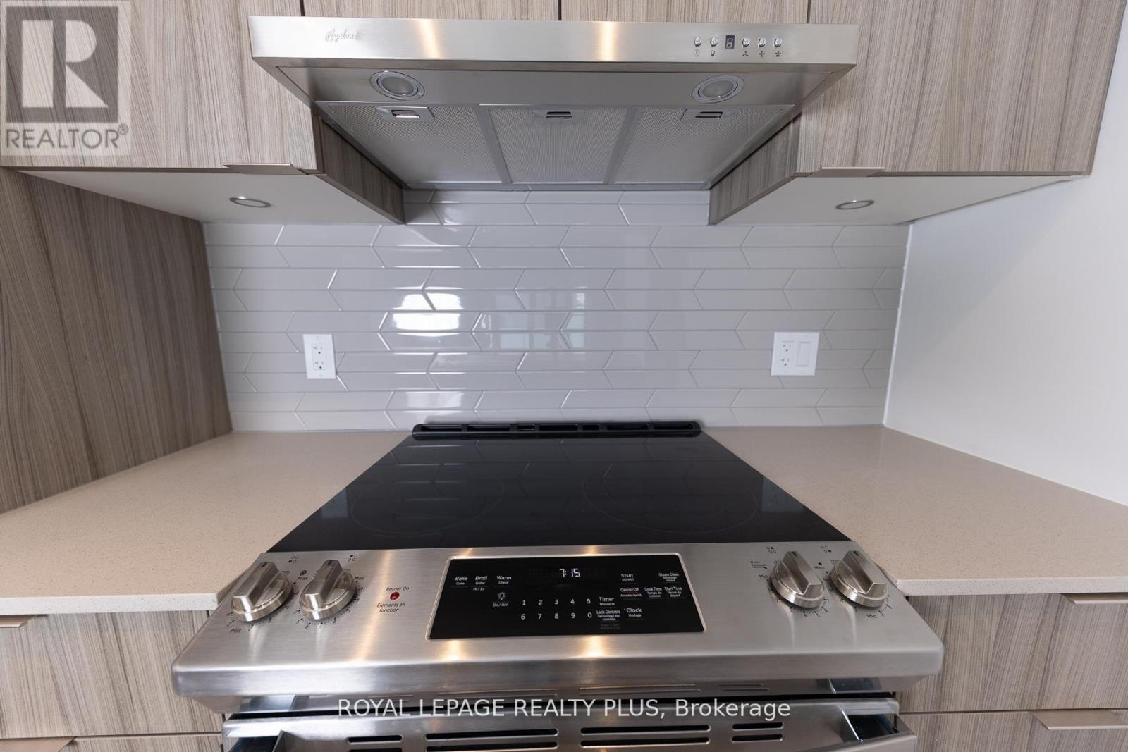 1710 - 430 Square One Drive, Mississauga, Ontario  L5B 0L6 - Photo 11 - W12816314