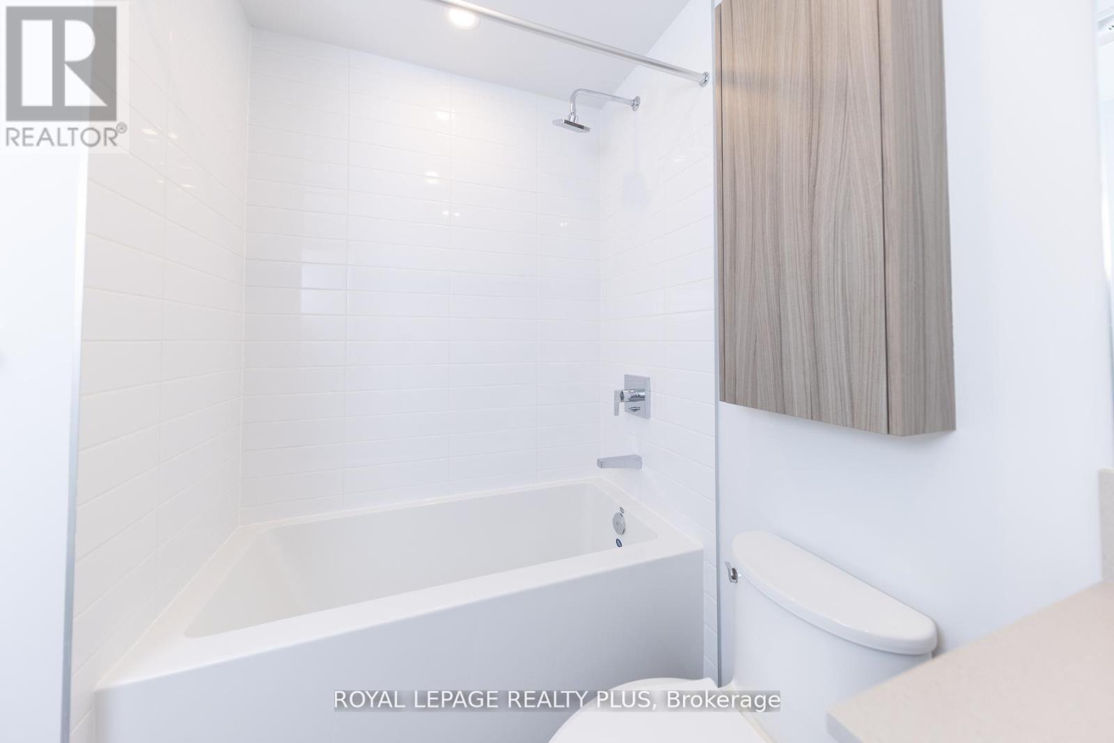 1710 - 430 Square One Drive, Mississauga, Ontario  L5B 0L6 - Photo 22 - W12816314