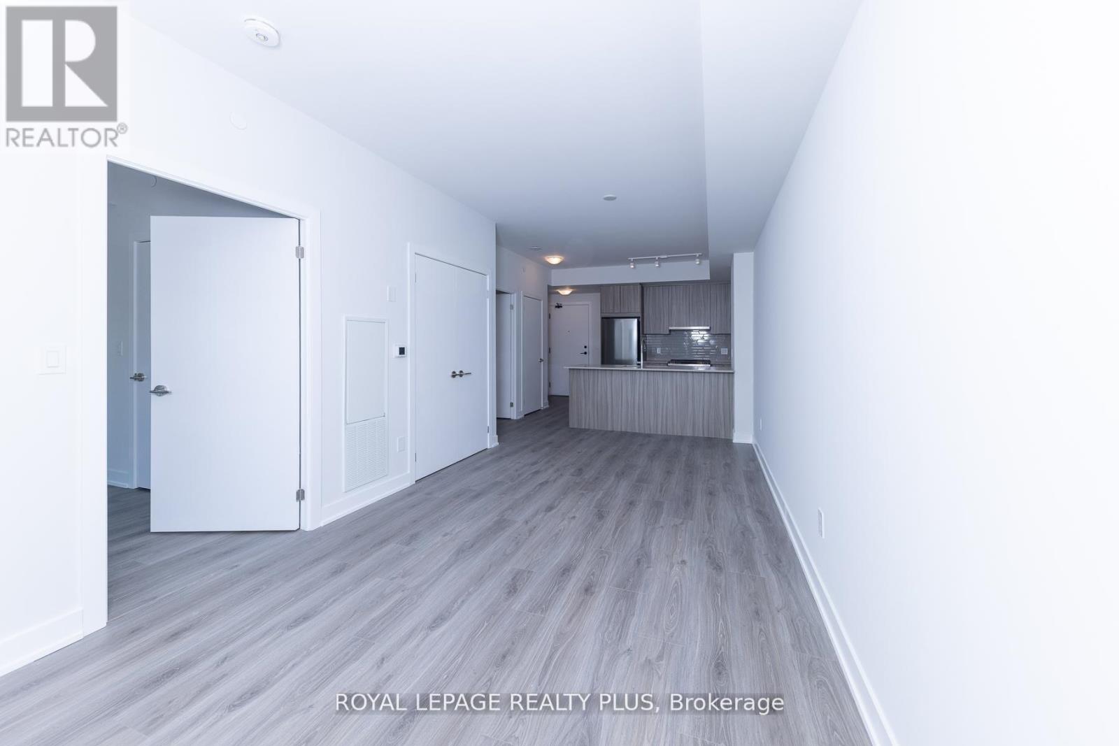 1710 - 430 Square One Drive, Mississauga, Ontario  L5B 0L6 - Photo 6 - W12816314