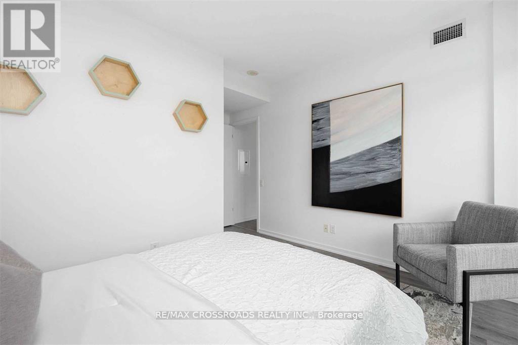 603 - 105 The Queensway Way, Toronto, Ontario  M6S 5B5 - Photo 11 - W12816318