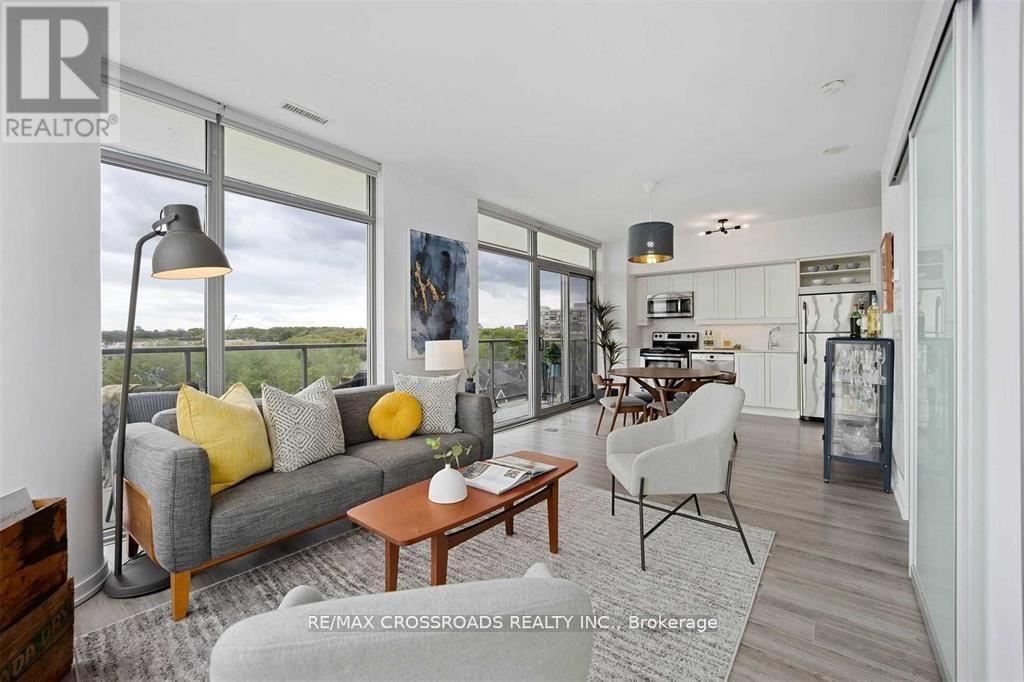 603 - 105 The Queensway Way, Toronto, Ontario  M6S 5B5 - Photo 6 - W12816318