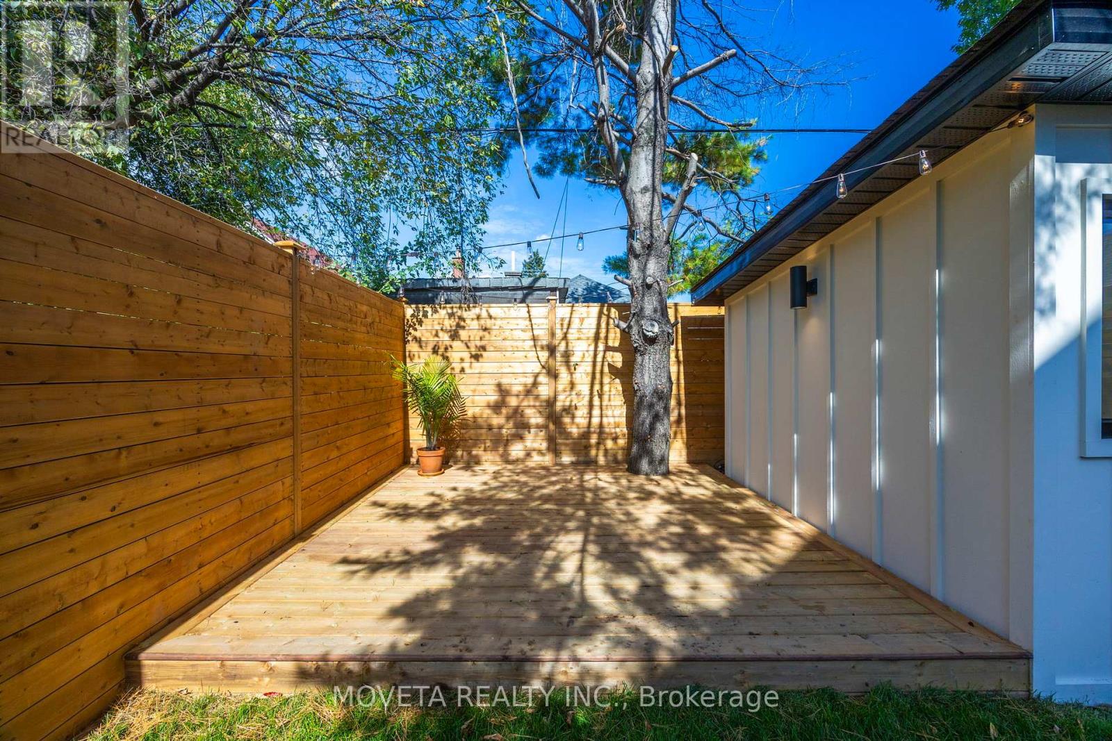 4 Mahoney Avenue, Toronto, Ontario  M6M 2H4 - Photo 44 - W12816320