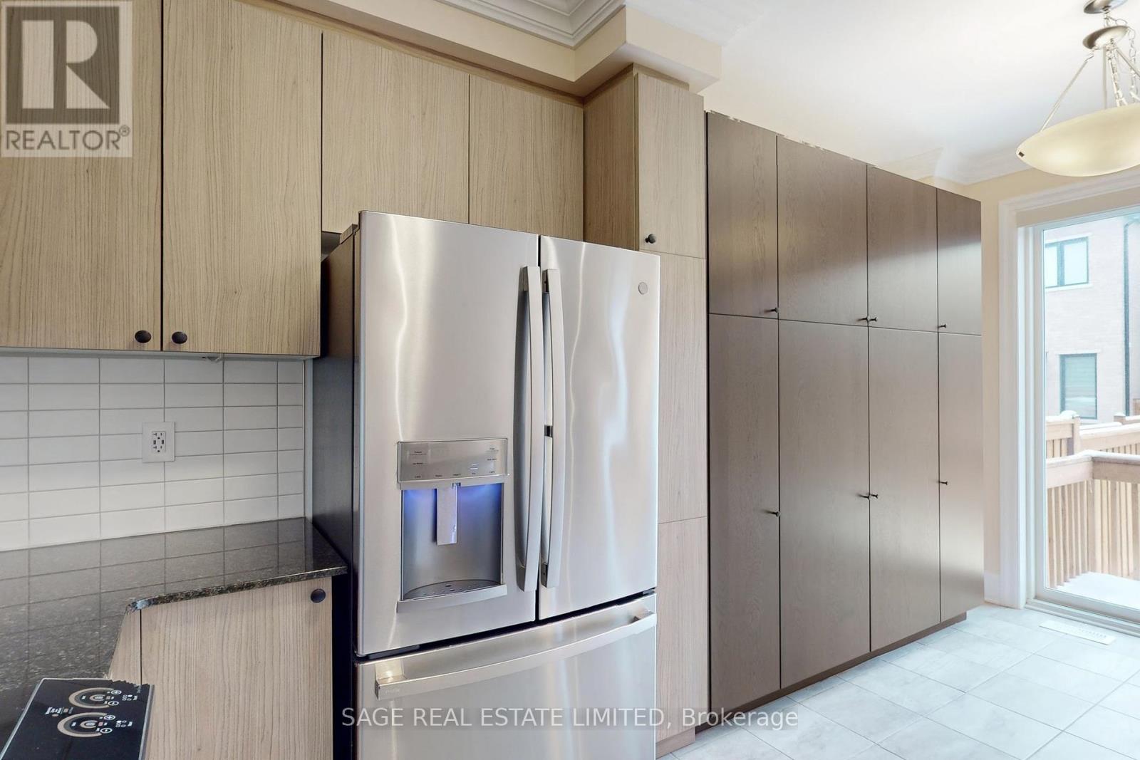 1826 Thames Circle, Milton, Ontario  L9E 2A4 - Photo 13 - W12816342