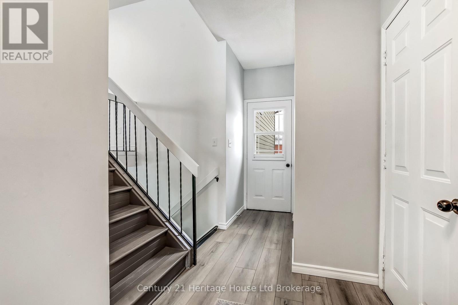 408 Manitoba Road, Woodstock, Ontario  N4S 8N8 - Photo 3 - X12816376