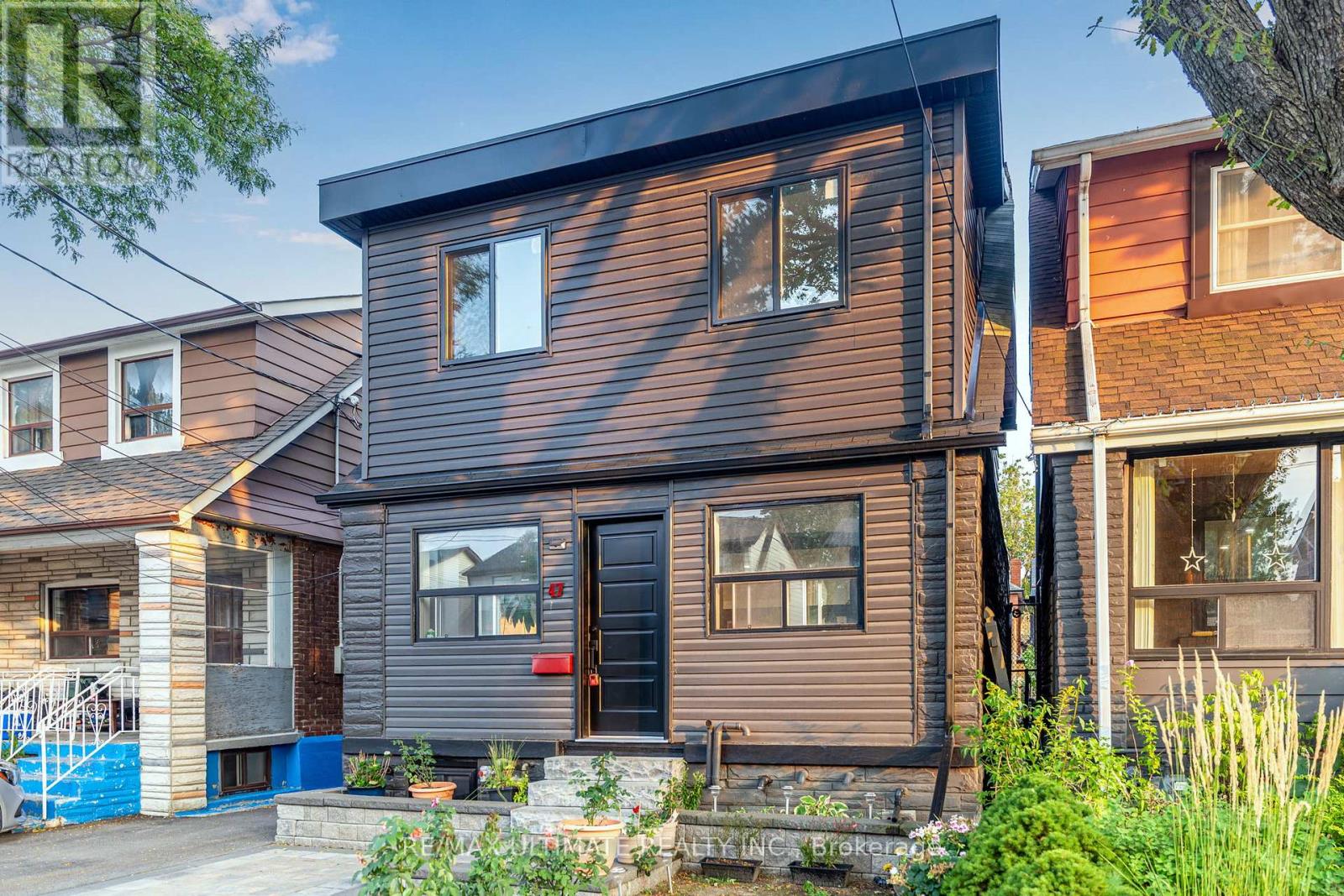 47 Mahoney Avenue, Toronto, Ontario  M6M 2H5 - Photo 2 - W12614720