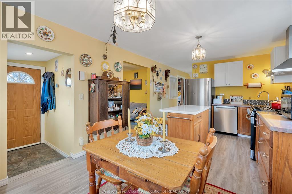 11 Bonita, Windsor, Ontario  N8W 2B4 - Photo 3 - 26003918