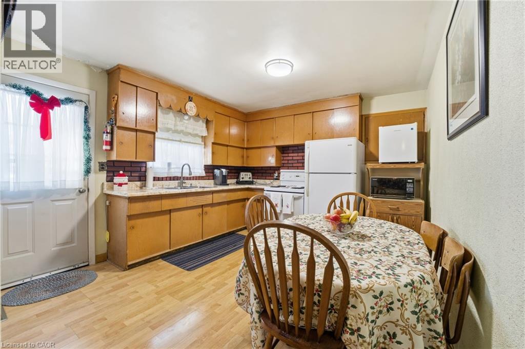 29 Leckie Avenue, Stoney Creek, Ontario  L8J 2S7 - Photo 12 - 40807414