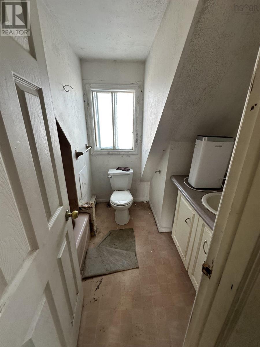 859 Victoria Road, Whitney Pier, Nova Scotia  B1N 1J9 - Photo 5 - 202603322