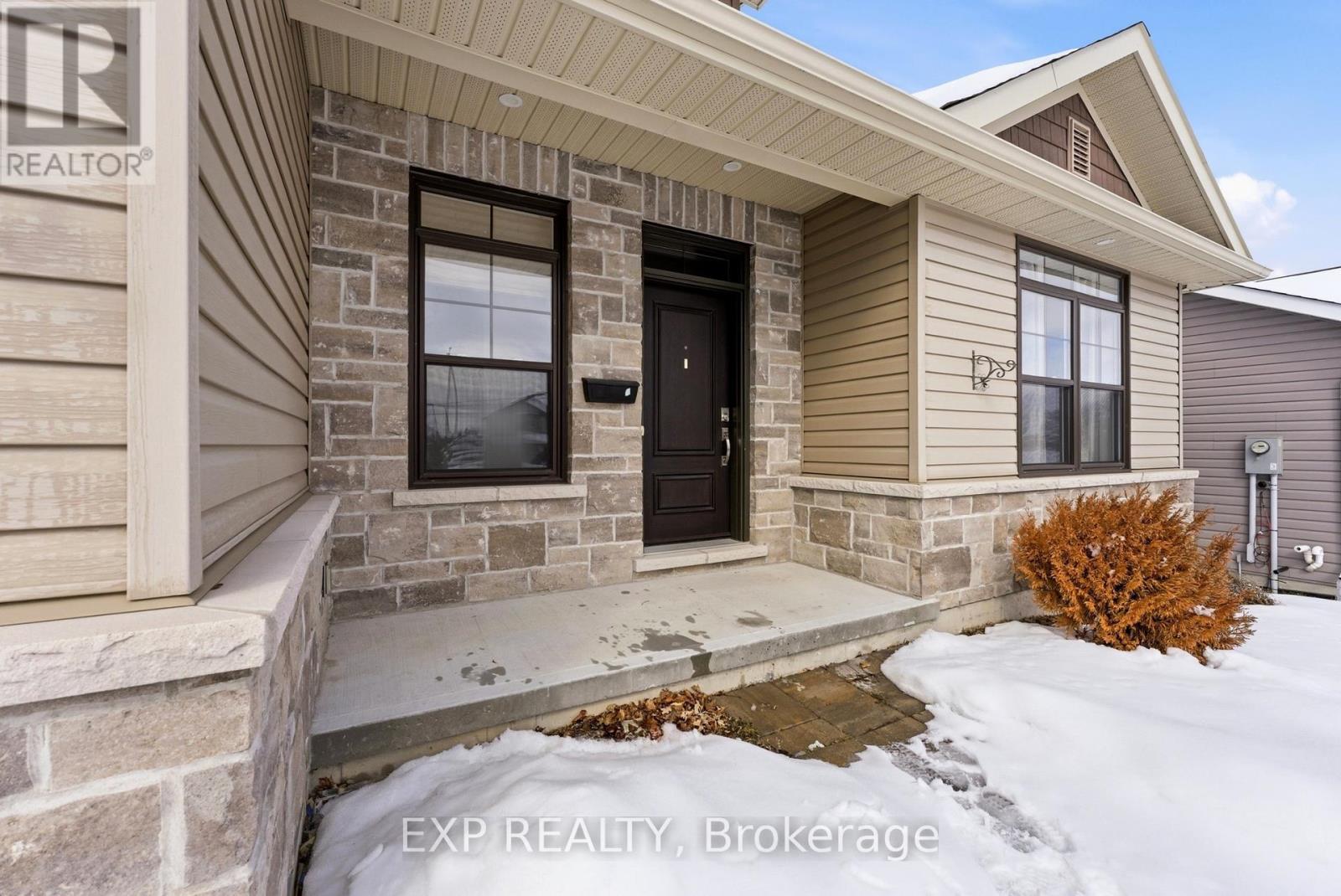 62 Craig Street, Belleville, Ontario  K8P 2J9 - Photo 3 - X12816510