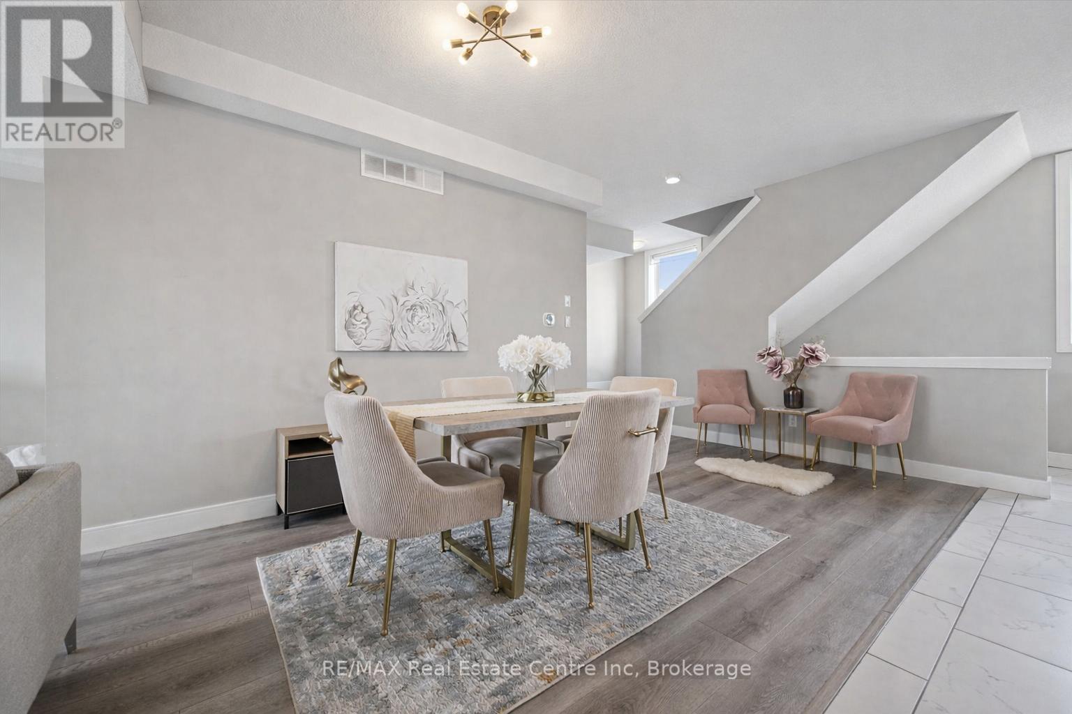 7 - 32 Arkell Road, Guelph (Kortright East), Ontario  N1L 0L4 - Photo 6 - X12816384