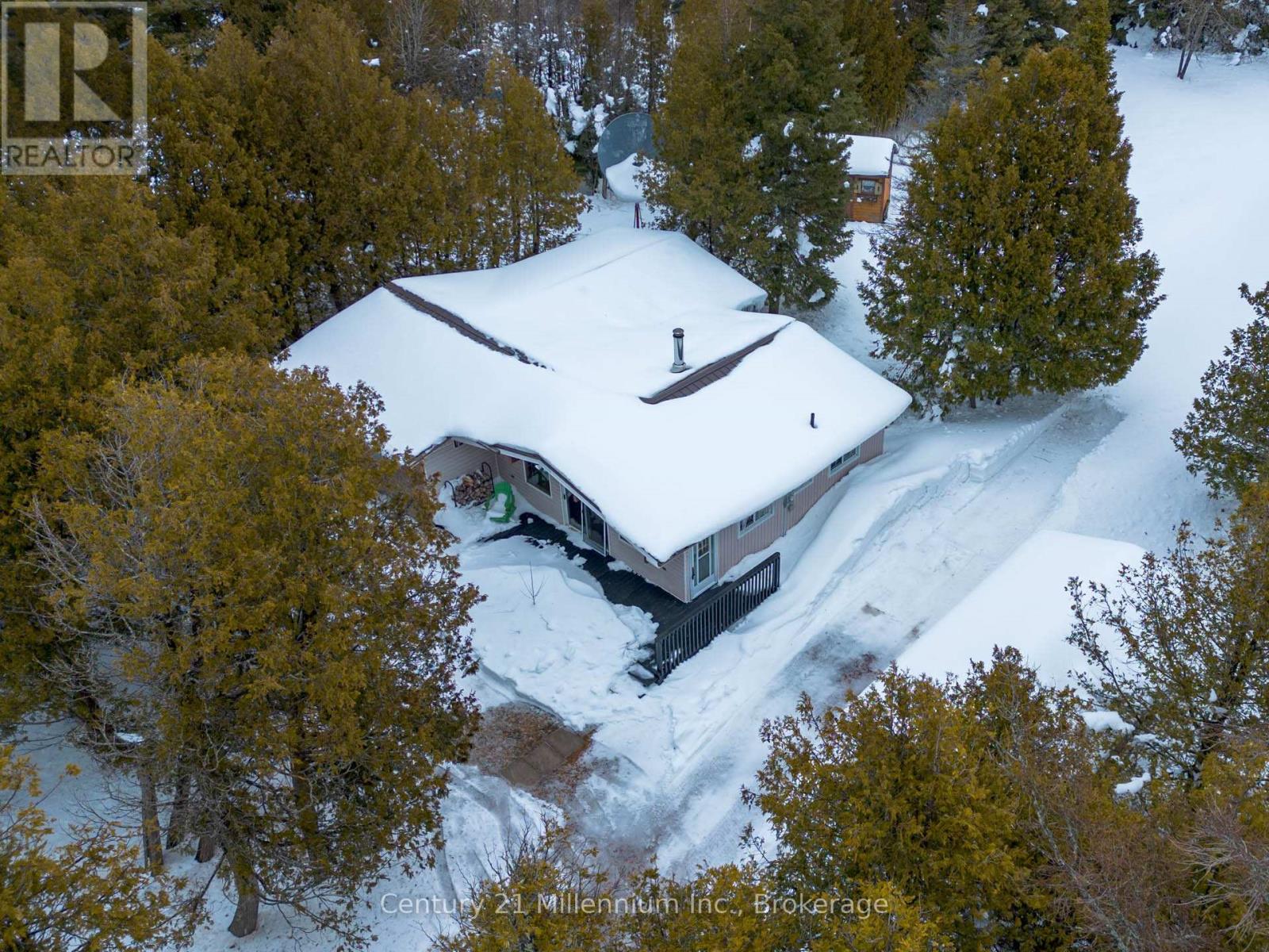 465 Shoreline Avenue, South Bruce Peninsula, Ontario  N0H 2T0 - Photo 12 - X12816496