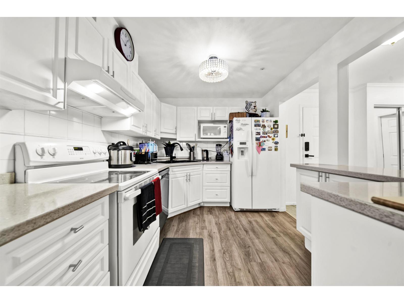 215 9626 148 Street, Surrey, British Columbia  V3R 0W2 - Photo 6 - R3093117