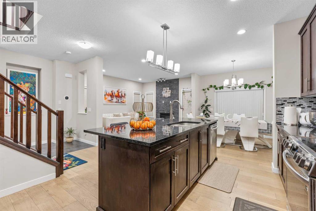 28 Panton Court Nw, Calgary, Alberta  T3K 0X2 - Photo 6 - A2280273