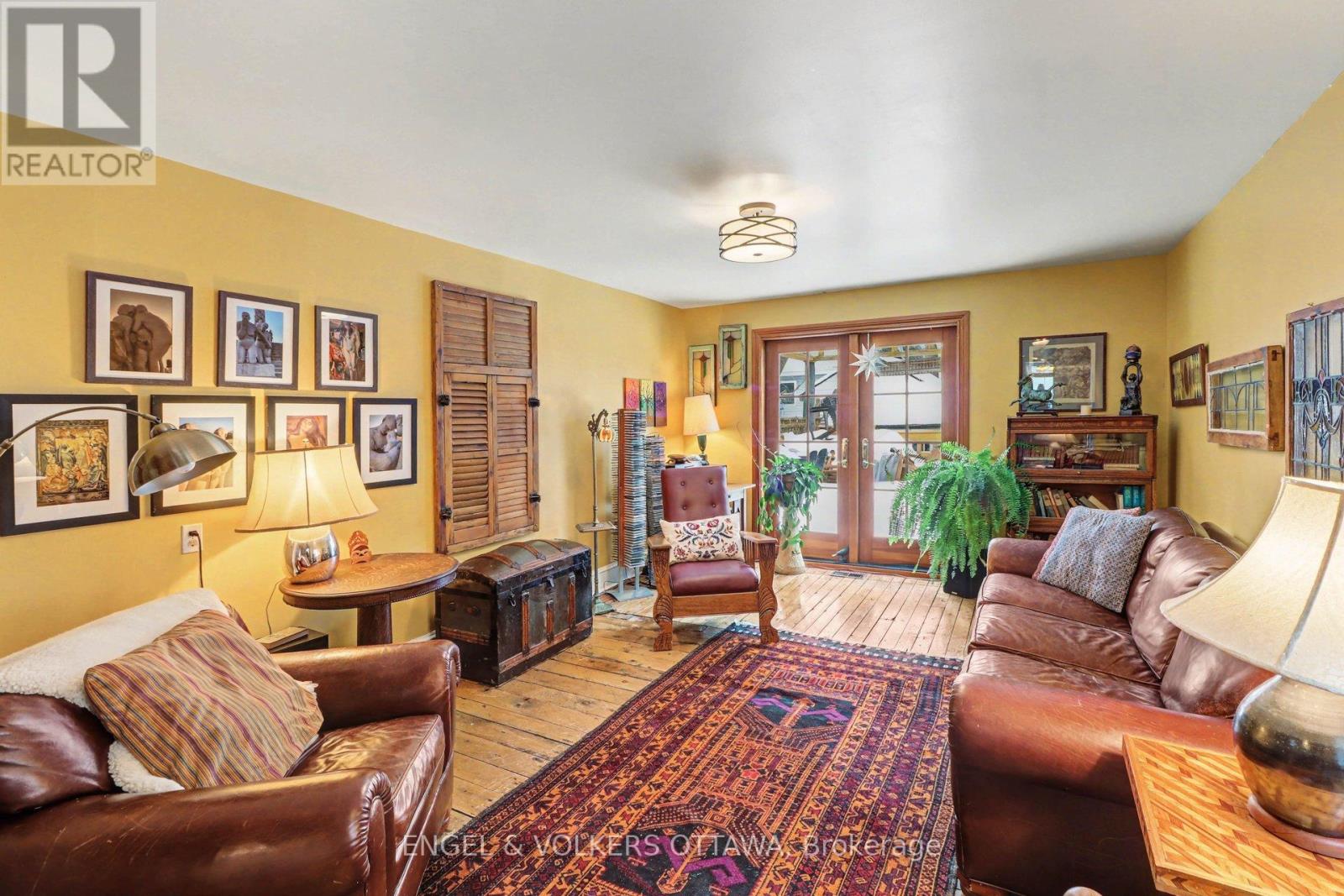 88 Pinhey Street, Ottawa, Ontario  K1Y 1T4 - Photo 4 - X12816460