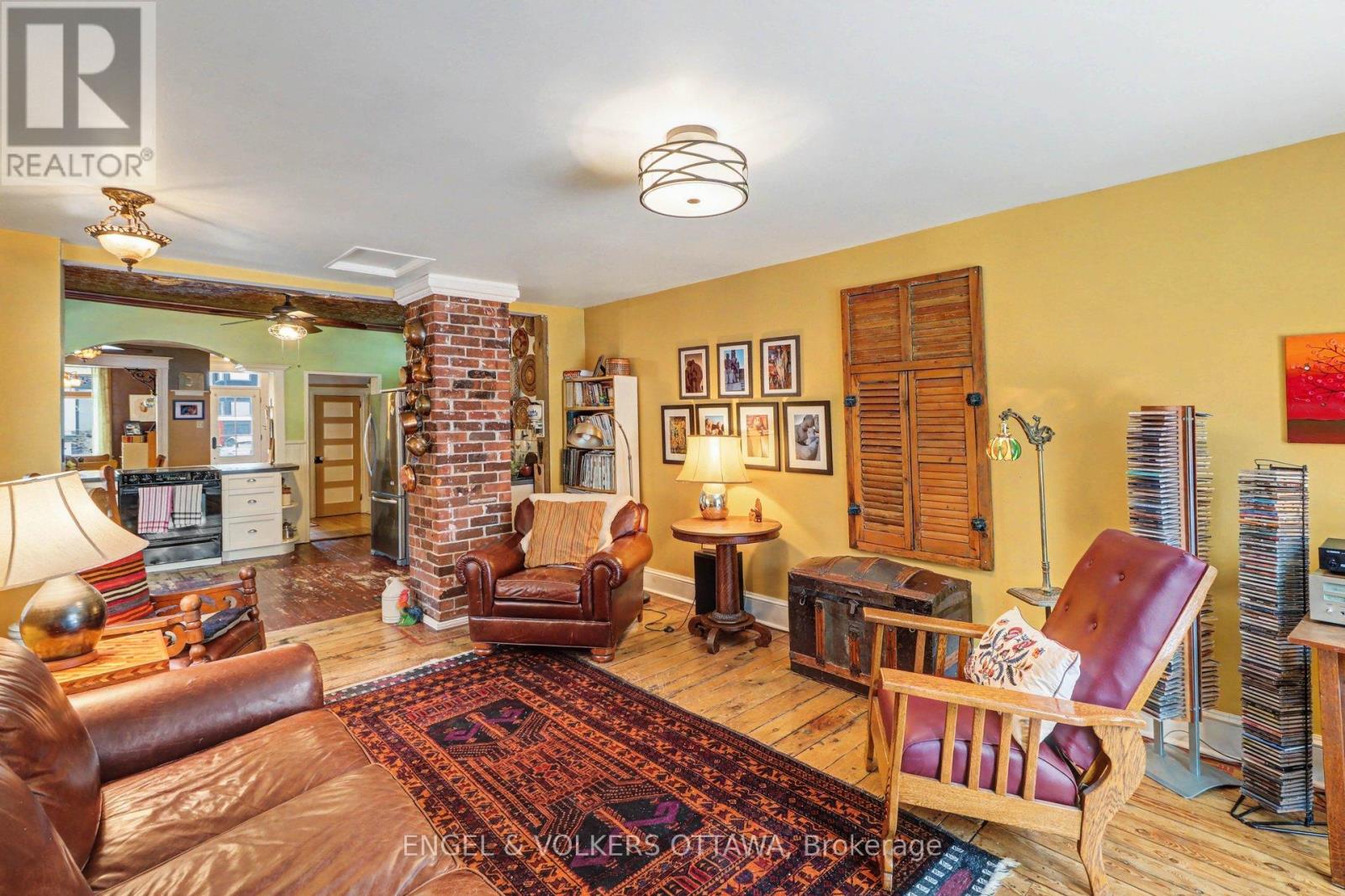 88 Pinhey Street, Ottawa, Ontario  K1Y 1T4 - Photo 5 - X12816460