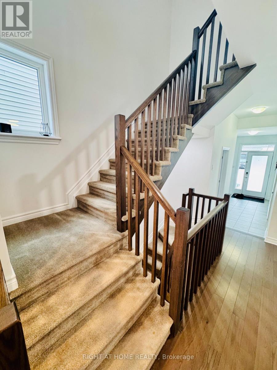 231 Osterley Way, Ottawa, Ontario  K2S 2P3 - Photo 3 - X12816540