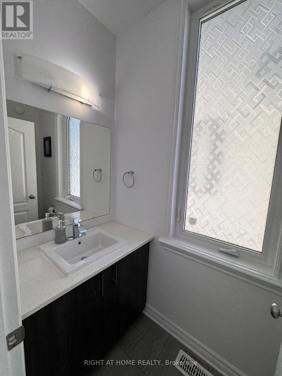 231 Osterley Way, Ottawa, Ontario  K2S 2P3 - Photo 4 - X12816540