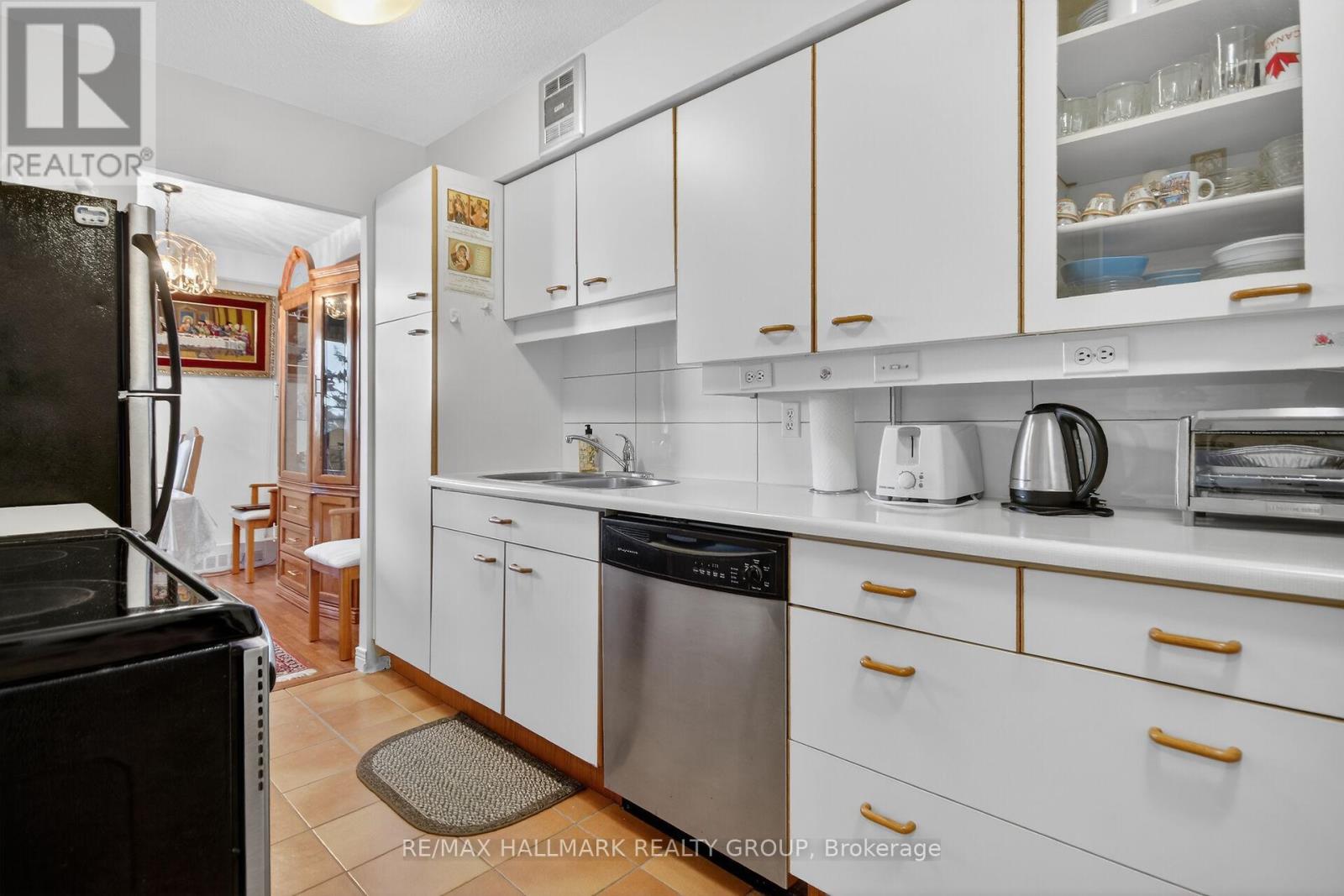 407 - 2400 Virginia Drive, Ottawa, Ontario  K1H 8L3 - Photo 14 - X12816586