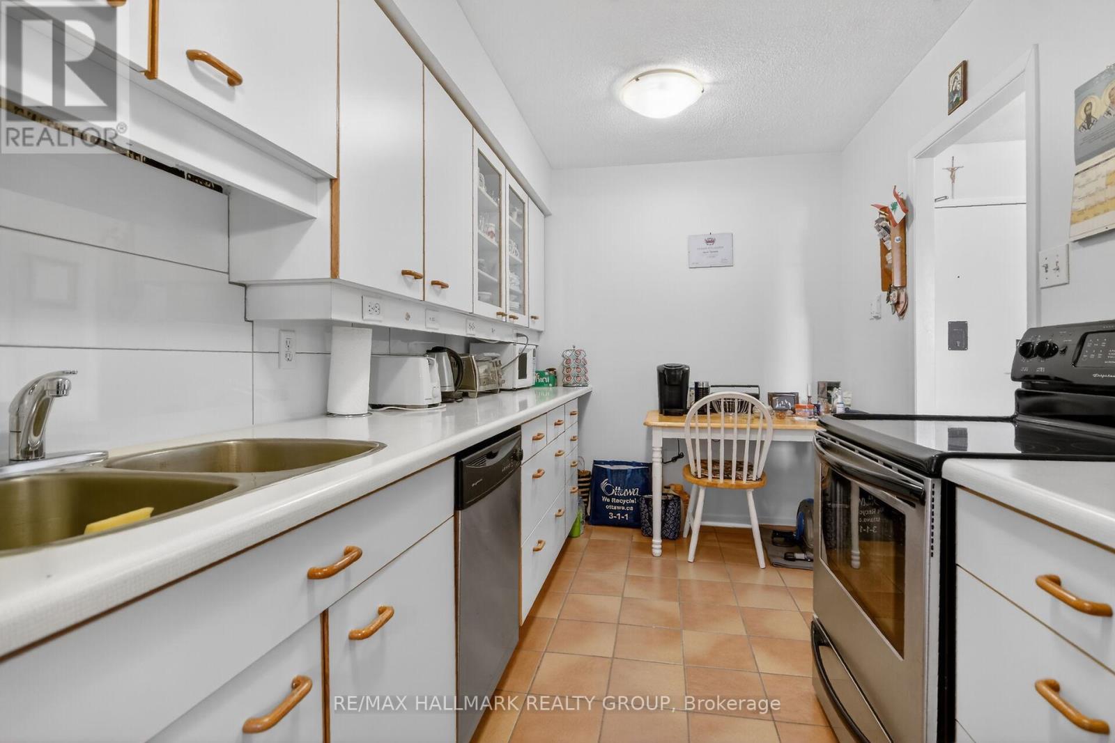 407 - 2400 Virginia Drive, Ottawa, Ontario  K1H 8L3 - Photo 16 - X12816586