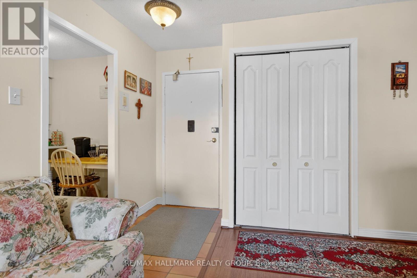 407 - 2400 Virginia Drive, Ottawa, Ontario  K1H 8L3 - Photo 6 - X12816586