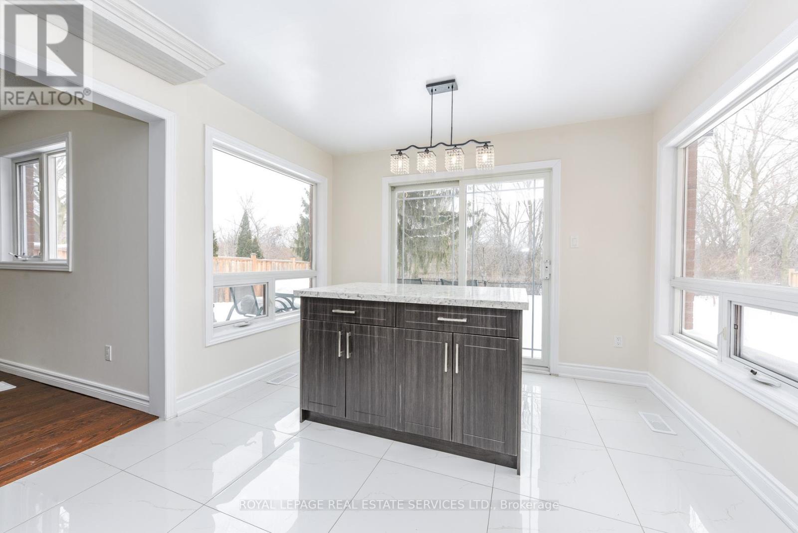 18 Tremont Court, Brampton, Ontario  L6Z 4C8 - Photo 14 - W12798422