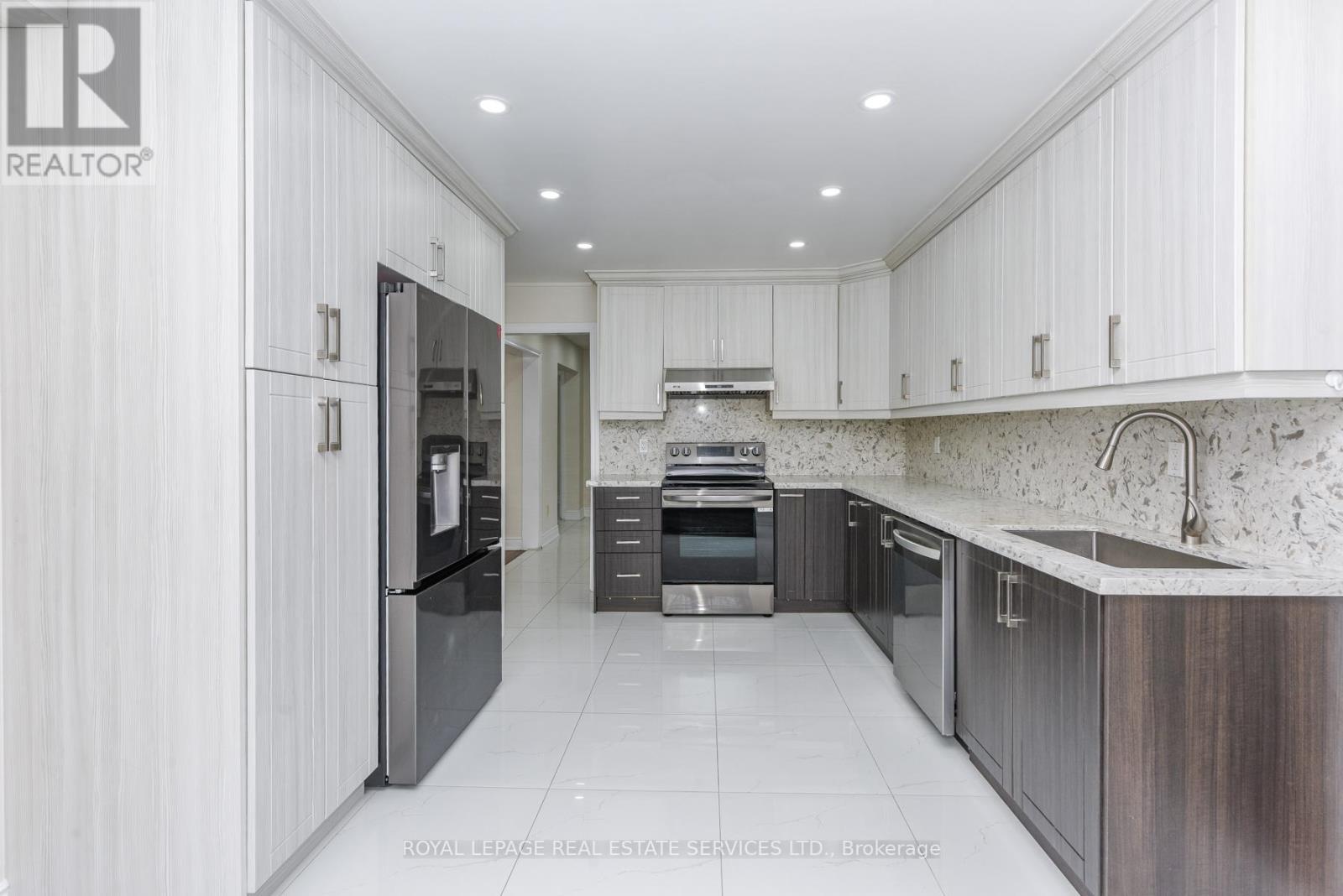 18 Tremont Court, Brampton, Ontario  L6Z 4C8 - Photo 12 - W12798422