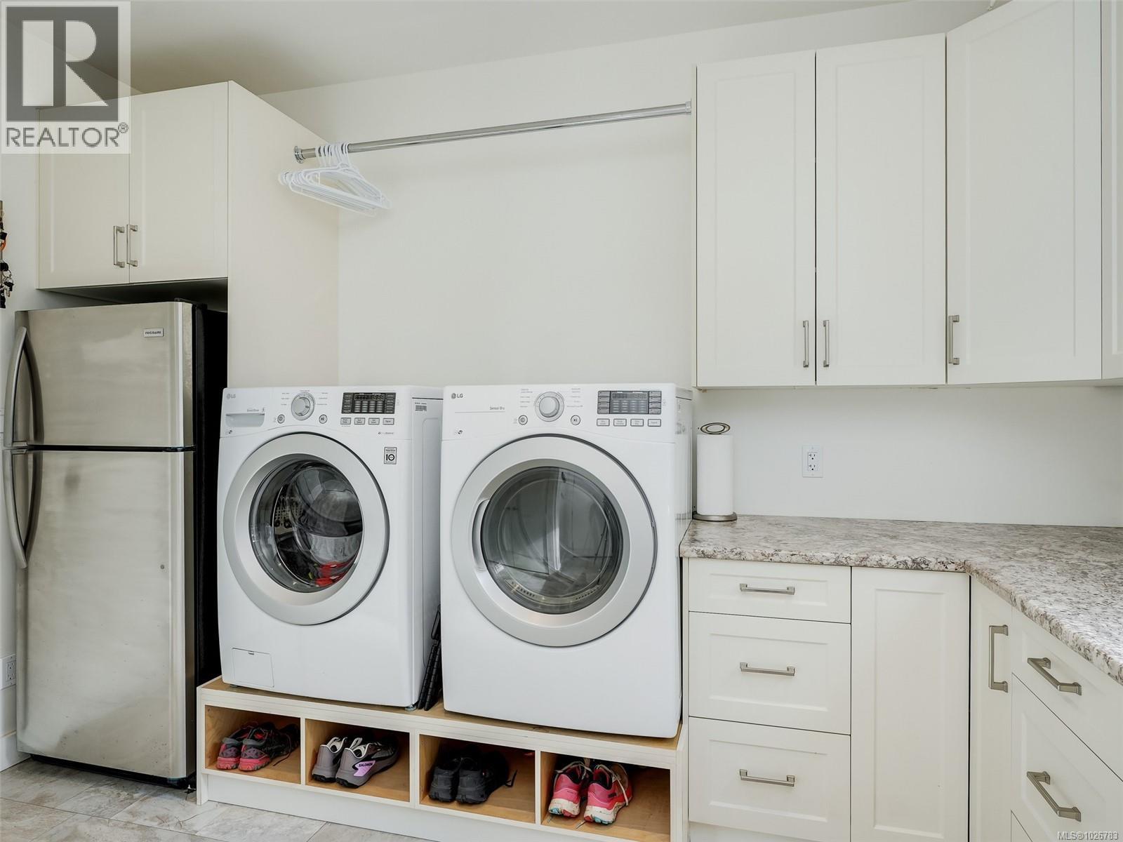 4885 Prospect Lake Rd, Saanich, British Columbia V9E 1J5 - Photo 21 - 1026783