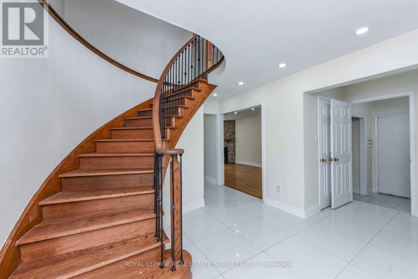 18 Tremont Court, Brampton, Ontario  L6Z 4C8 - Photo 19 - W12798422