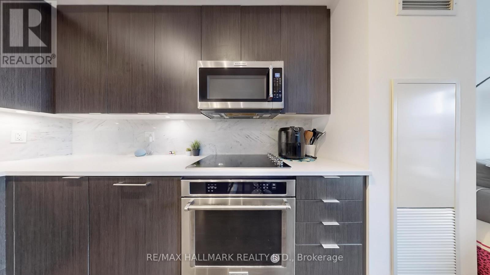 1808 - 38 Iannuzzi Street, Toronto, Ontario  M5V 0S2 - Photo 8 - C12816446