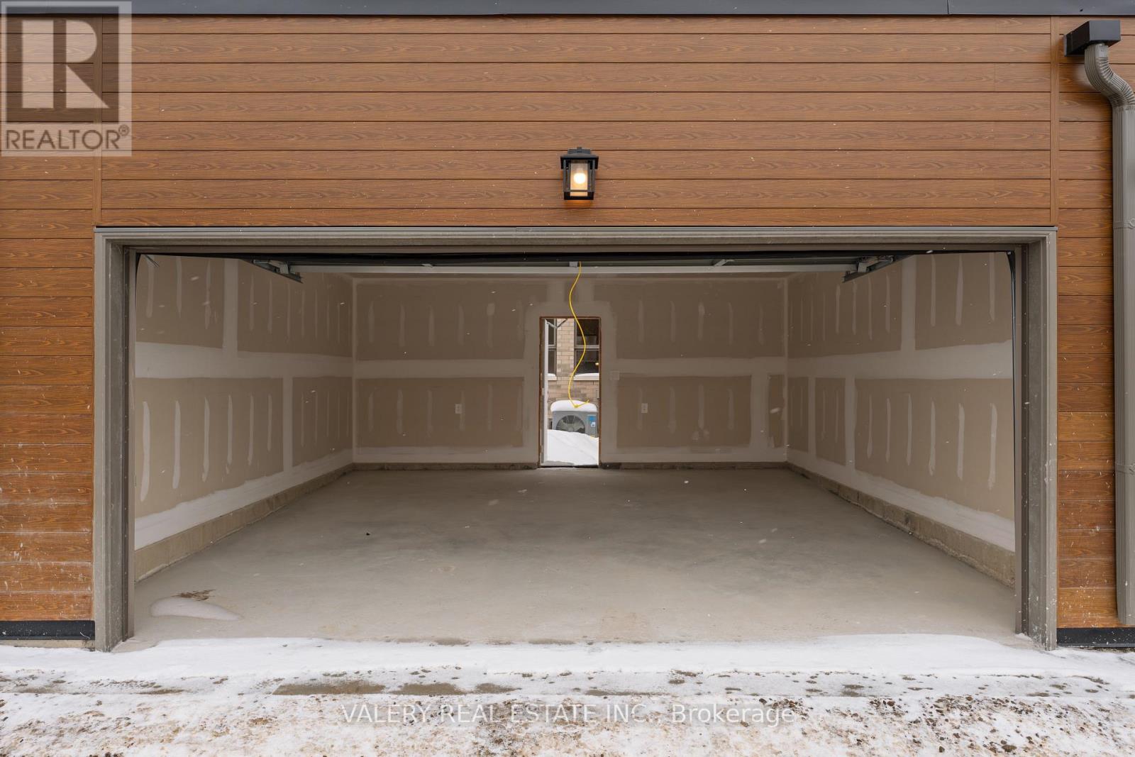 18 Grn Grdns Boulevard, Toronto, Ontario  M6A 0E7 - Photo 10 - C12816468