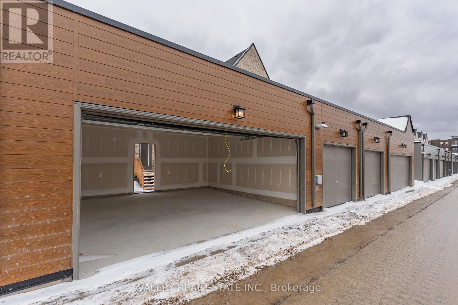 18 Grn Grdns Boulevard, Toronto, Ontario  M6A 0E7 - Photo 11 - C12816468