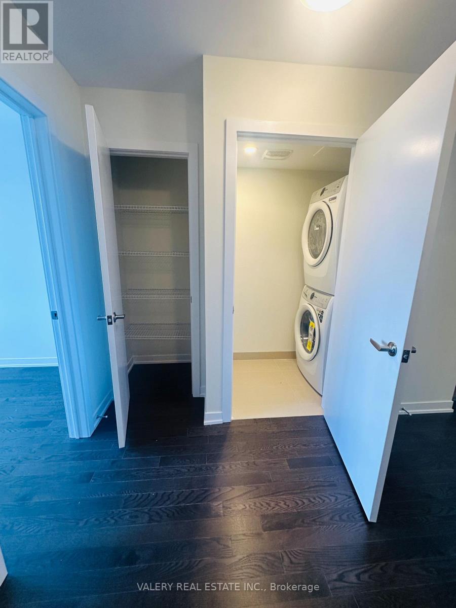 18 Grn Grdns Boulevard, Toronto (Englemount-Lawrence), Ontario  M6A 0E7 - Photo 17 - C12816468