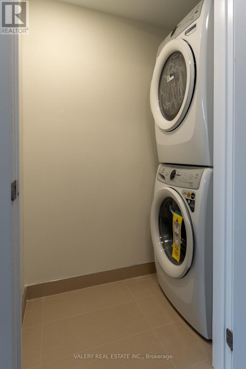 18 Grn Grdns Boulevard, Toronto (Englemount-Lawrence), Ontario  M6A 0E7 - Photo 18 - C12816468