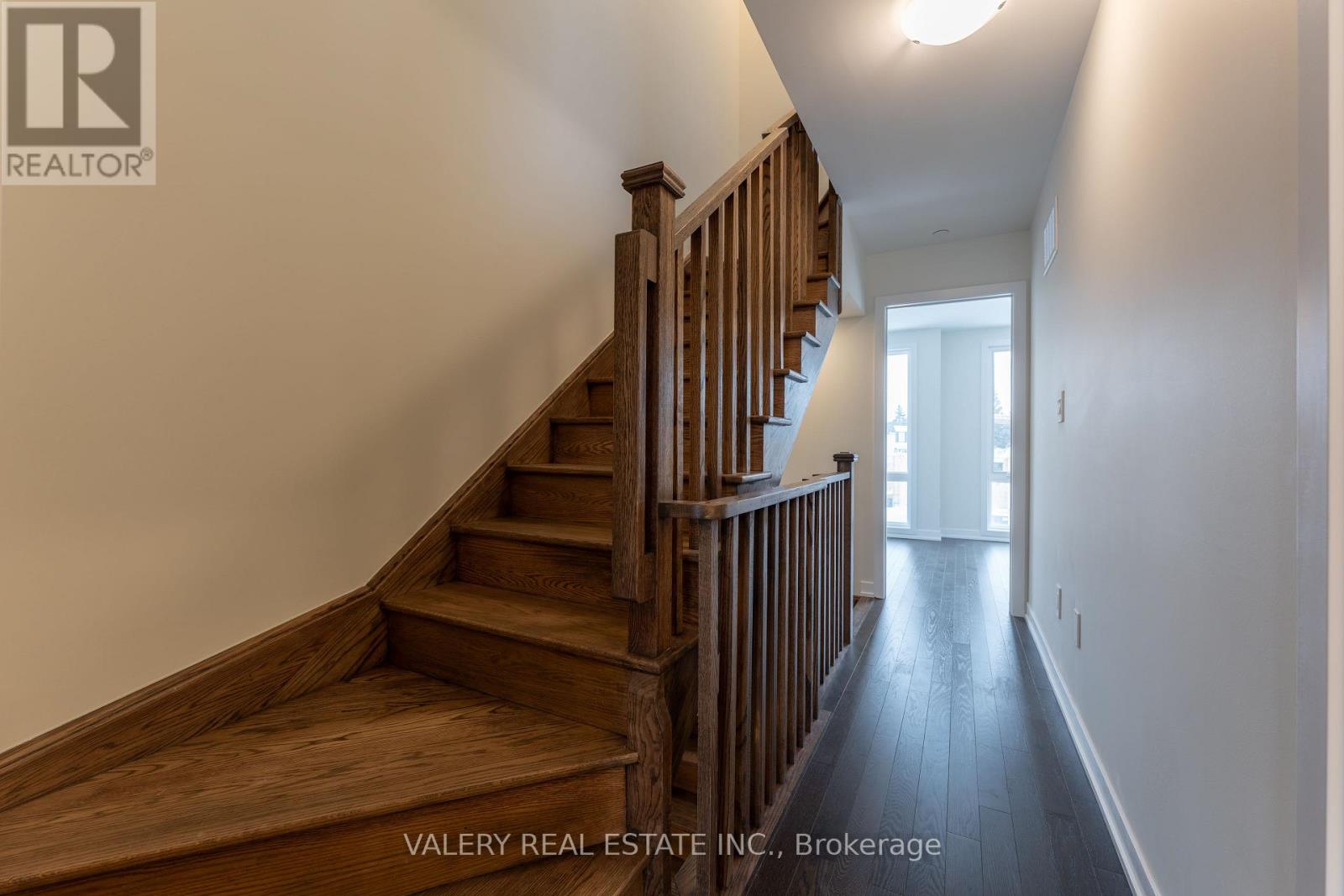 18 Grn Grdns Boulevard, Toronto, Ontario  M6A 0E7 - Photo 21 - C12816468