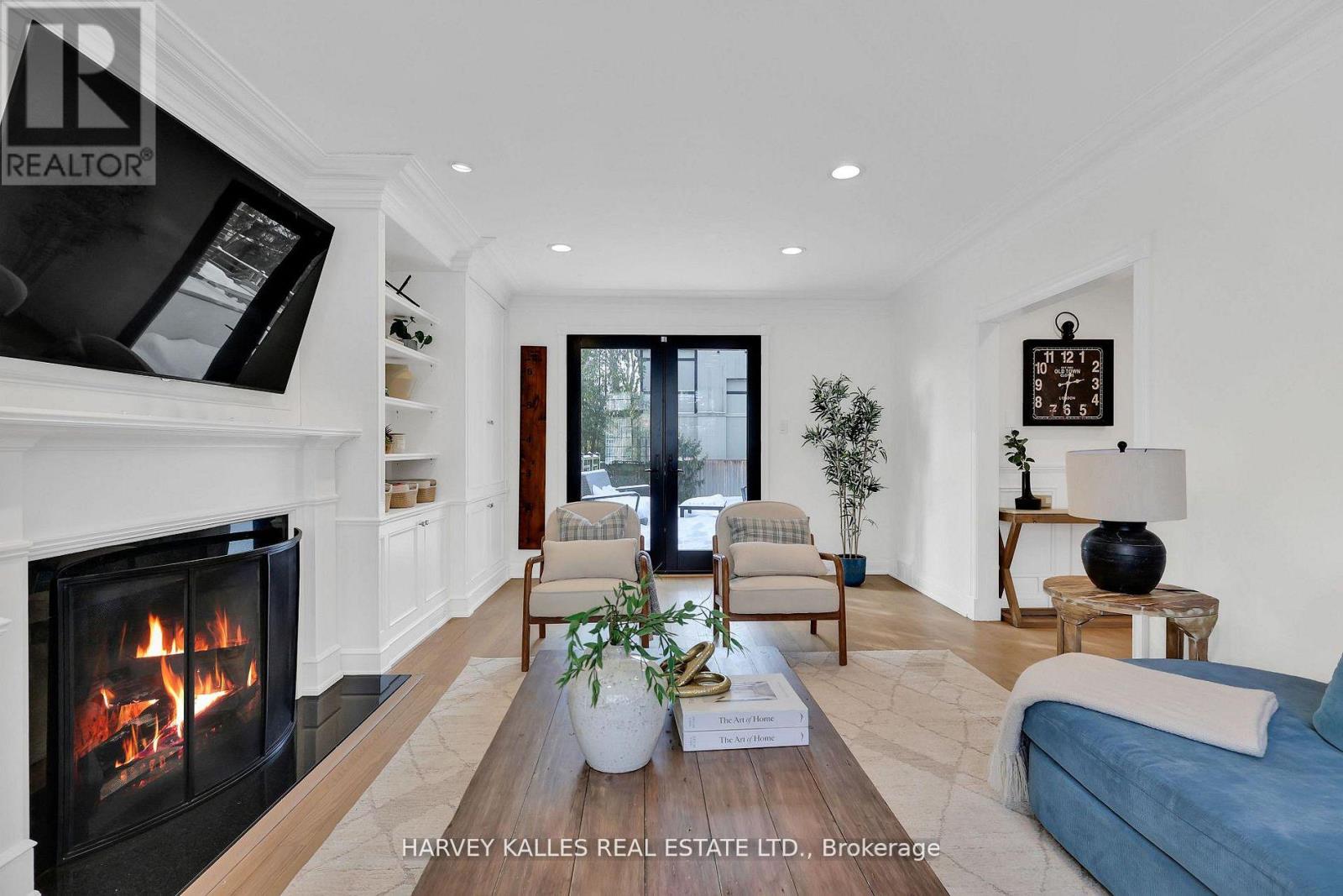 6 Glenarden Road, Toronto, Ontario  M6C 3J7 - Photo 11 - C12816570