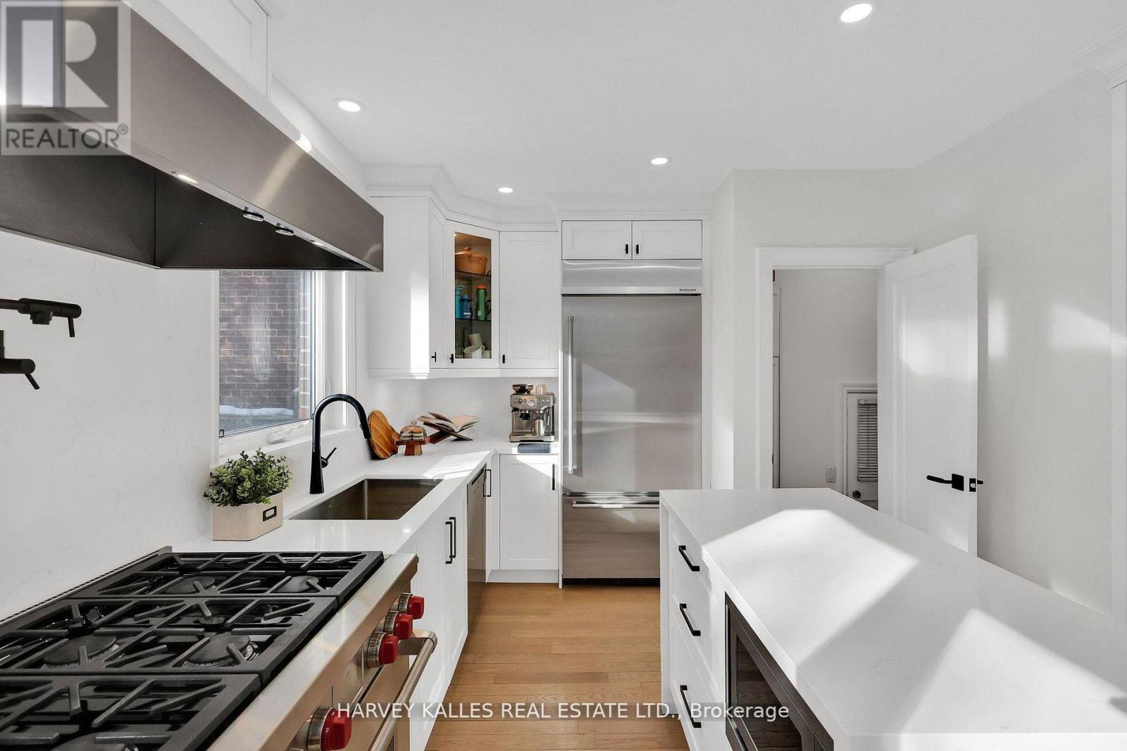 6 Glenarden Road, Toronto, Ontario  M6C 3J7 - Photo 17 - C12816570