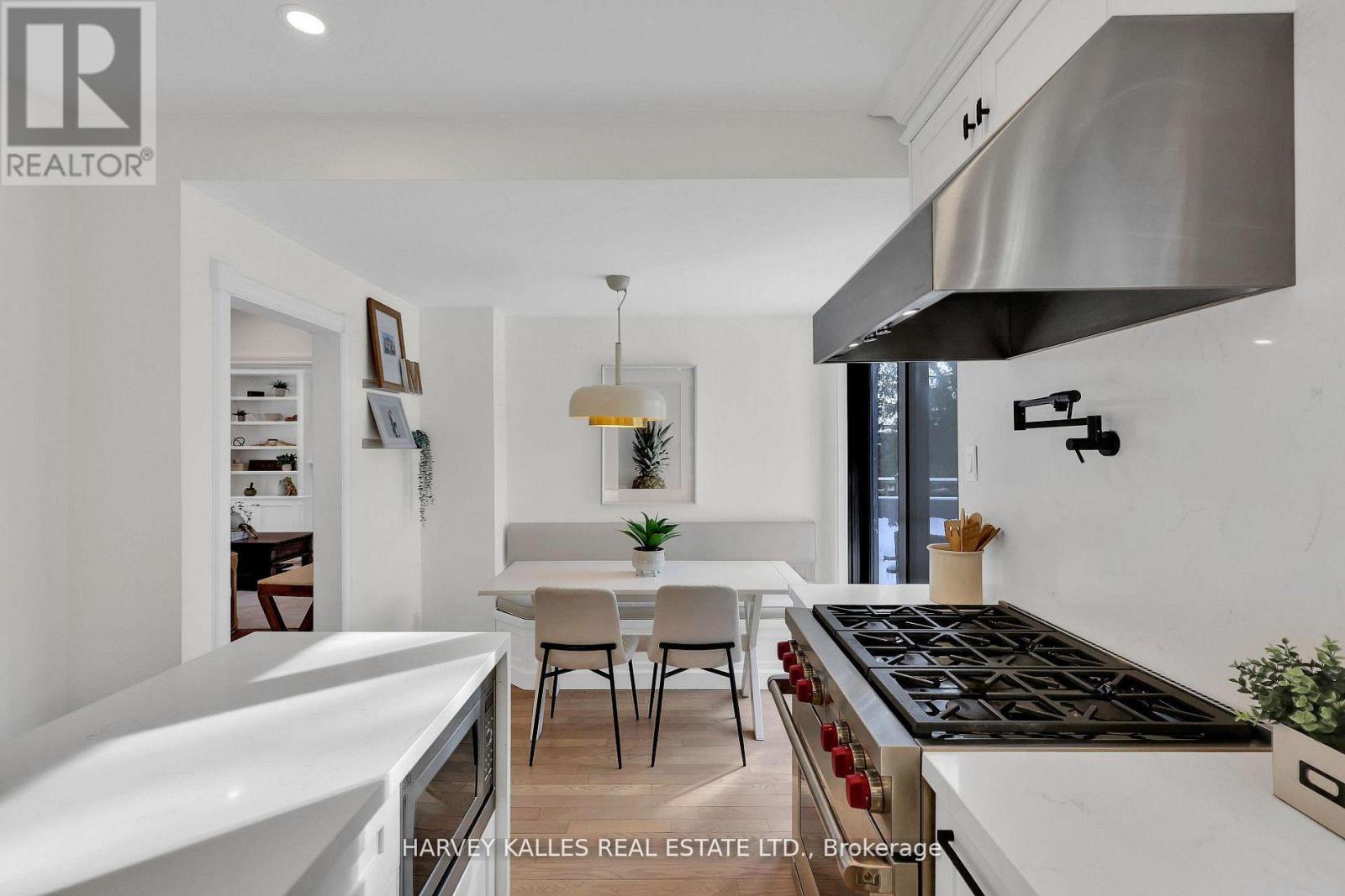 6 Glenarden Road, Toronto, Ontario  M6C 3J7 - Photo 20 - C12816570