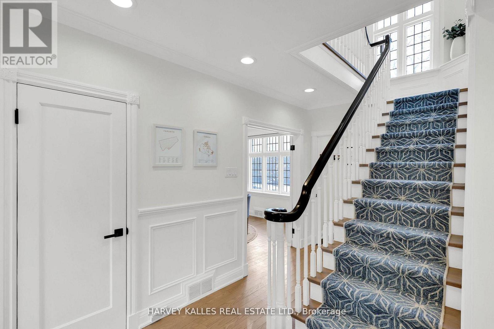 6 Glenarden Road, Toronto, Ontario  M6C 3J7 - Photo 21 - C12816570