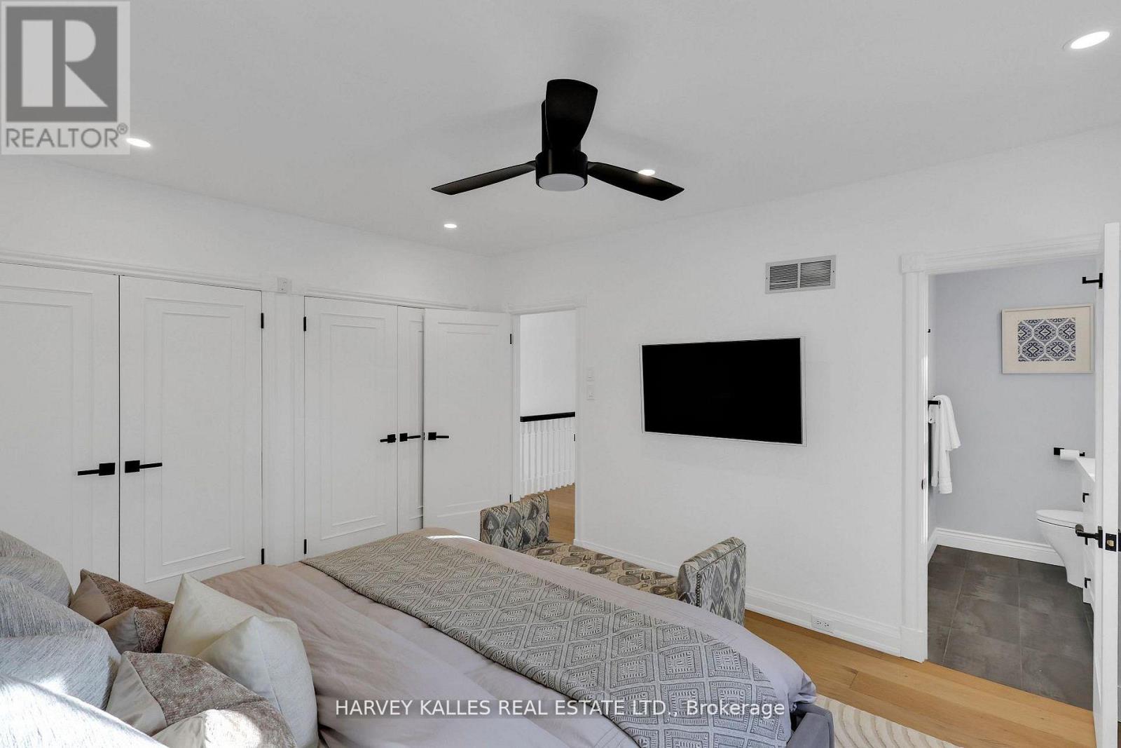 6 Glenarden Road, Toronto, Ontario  M6C 3J7 - Photo 29 - C12816570