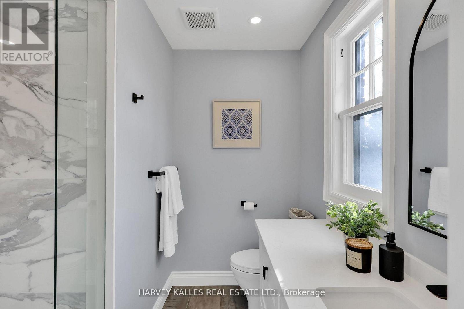 6 Glenarden Road, Toronto, Ontario  M6C 3J7 - Photo 30 - C12816570