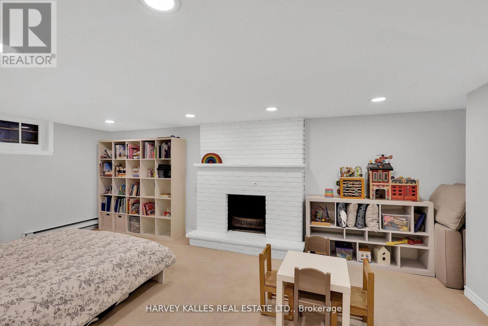 6 Glenarden Road, Toronto, Ontario  M6C 3J7 - Photo 41 - C12816570