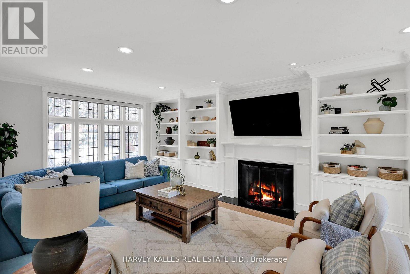 6 Glenarden Road, Toronto, Ontario  M6C 3J7 - Photo 8 - C12816570