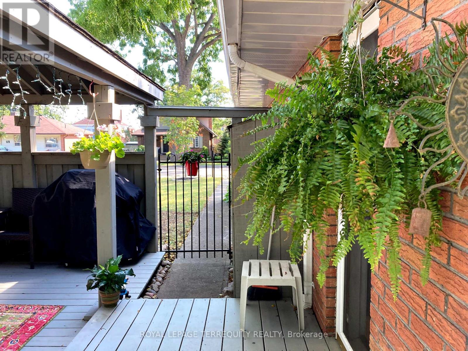 116 Centre Street N, Whitby, Ontario  L1N 4S7 - Photo 45 - E12816412