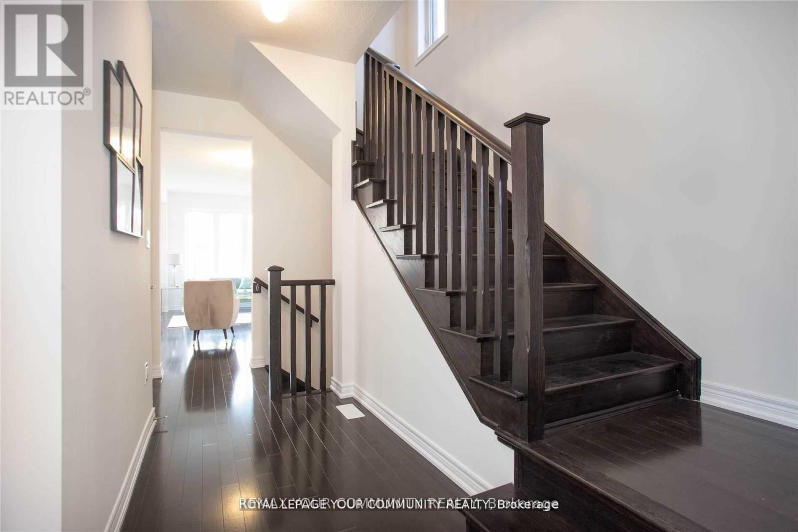 138 Christine Elliott Avenue, Whitby, Ontario  L1P 0R9 - Photo 2 - E12816420