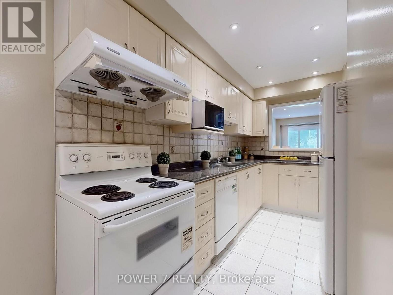 114 Sandyhook Square, Toronto, Ontario  M1W 3N5 - Photo 12 - E12816430