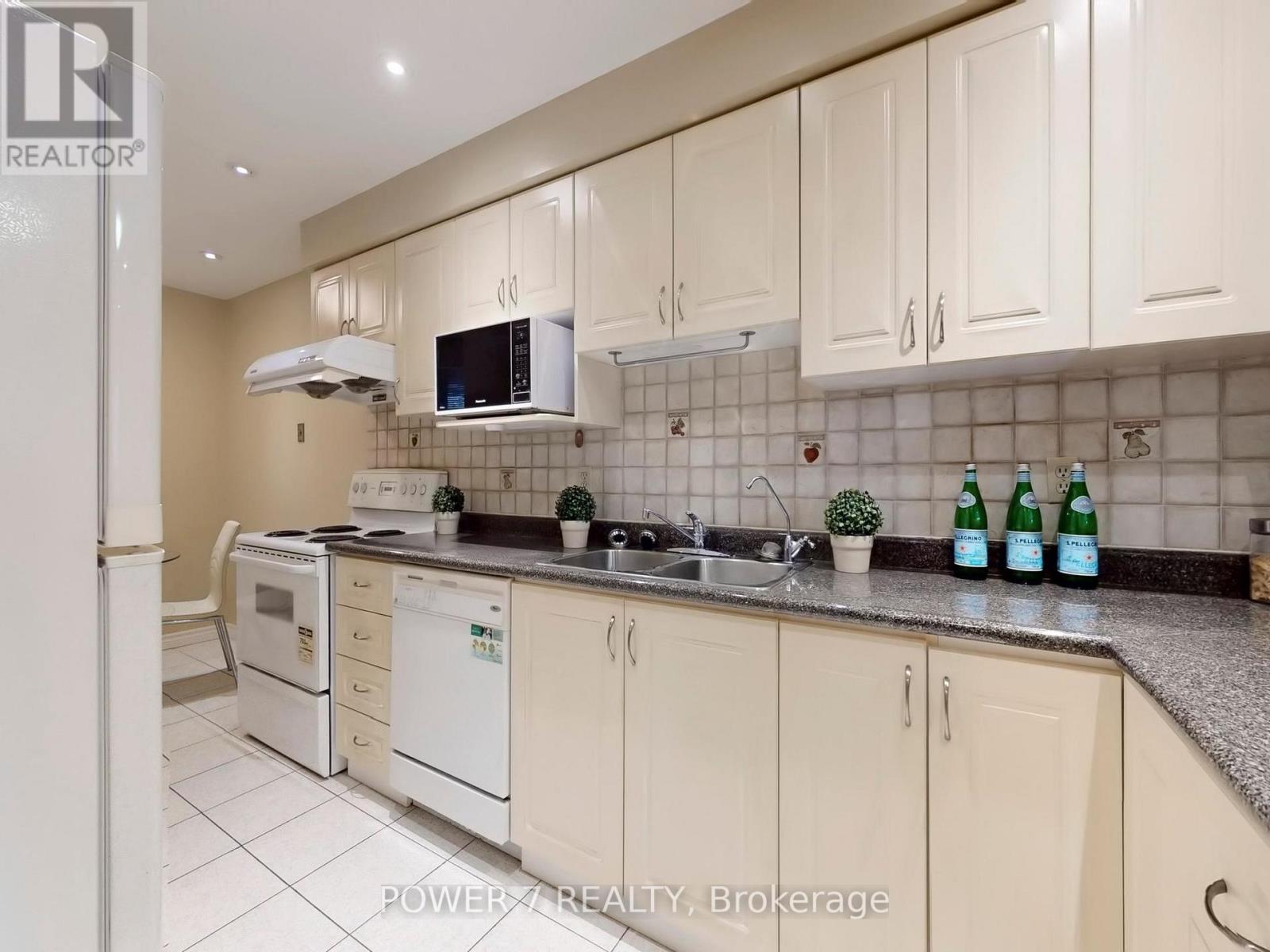 114 Sandyhook Square, Toronto, Ontario  M1W 3N5 - Photo 14 - E12816430