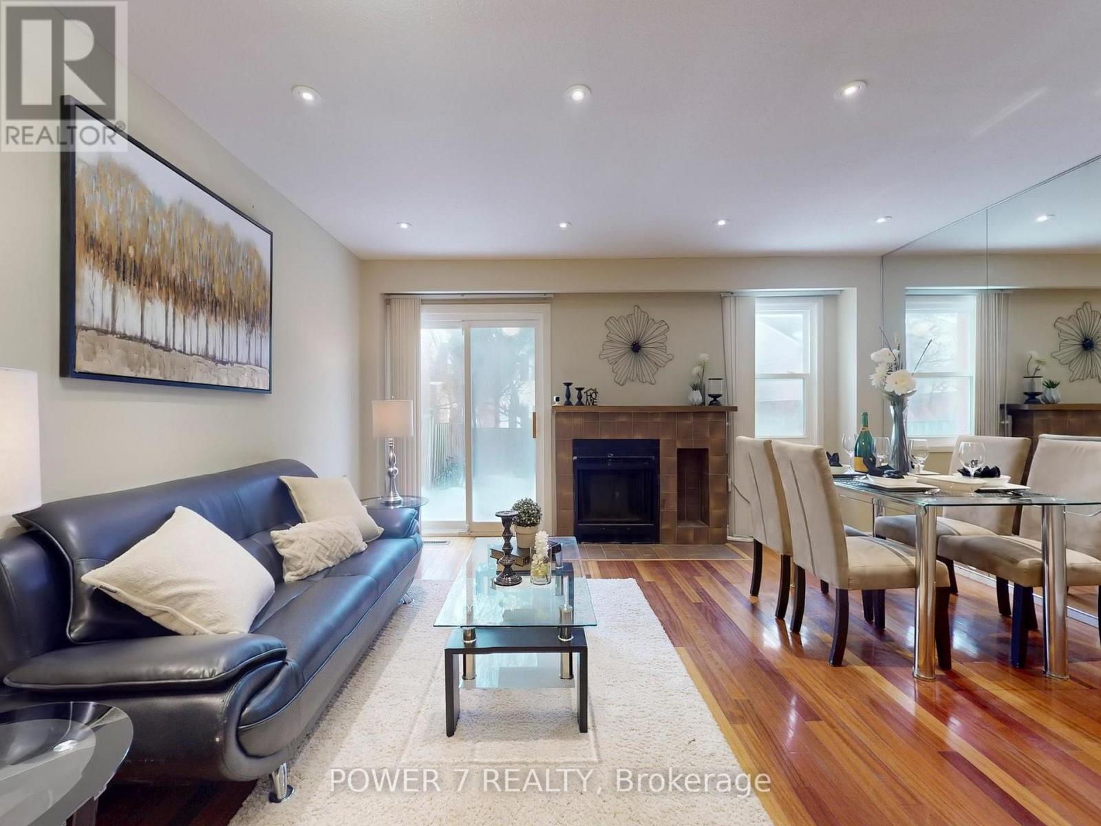 114 Sandyhook Square, Toronto, Ontario  M1W 3N5 - Photo 5 - E12816430