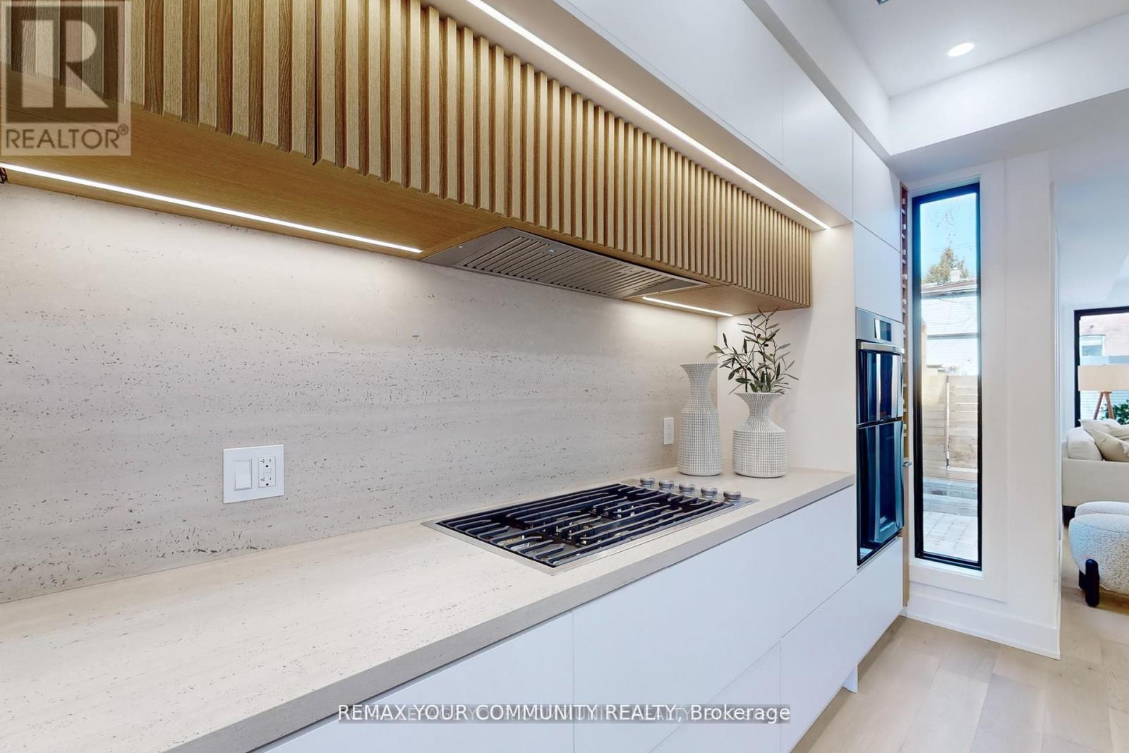 32 Endean Avenue, Toronto, Ontario  M4M 1W6 - Photo 12 - E12816452