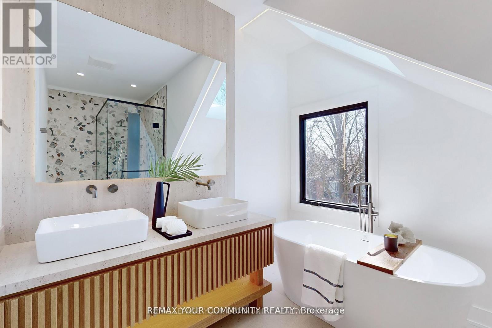 32 Endean Avenue, Toronto, Ontario  M4M 1W6 - Photo 28 - E12816452