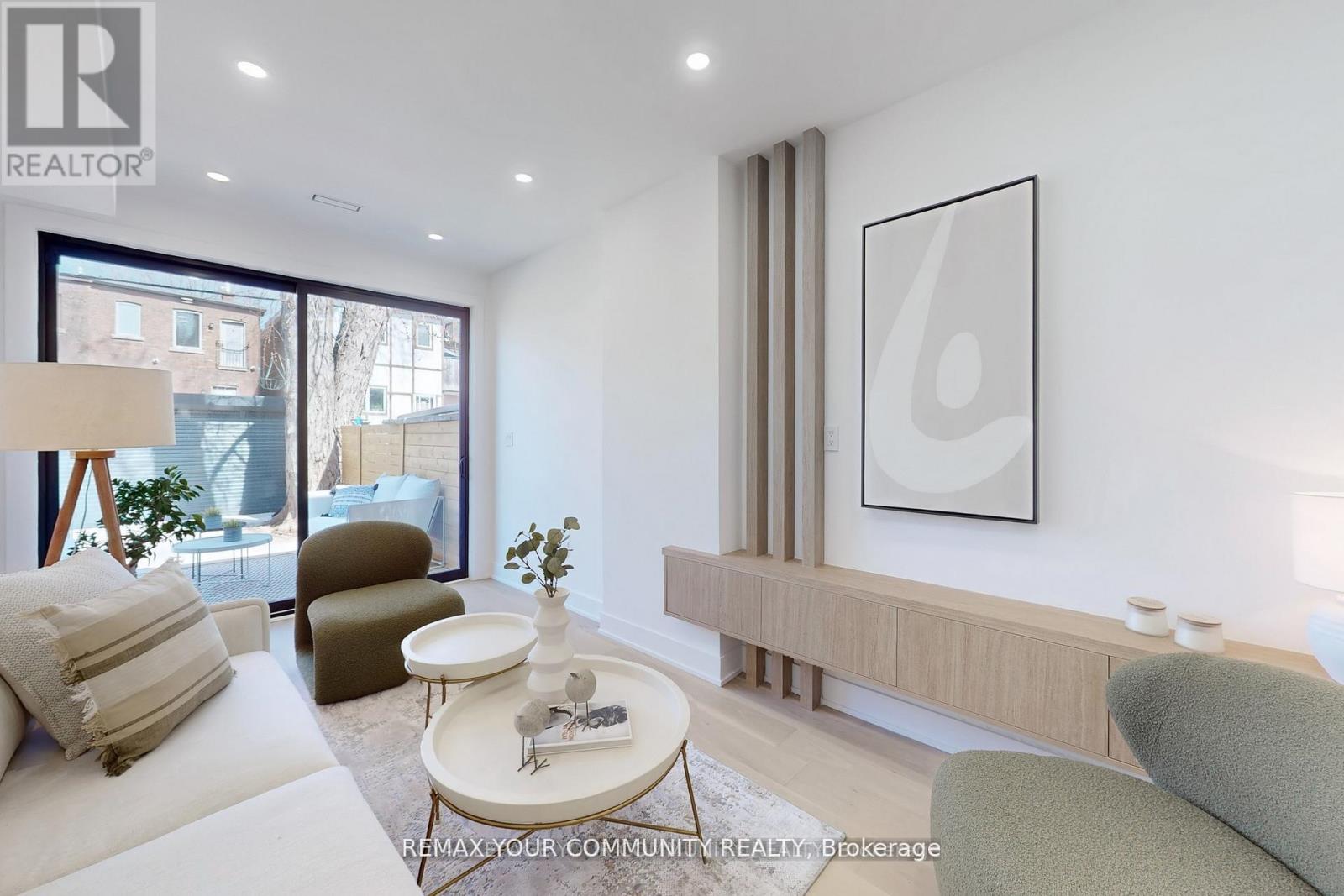 32 Endean Avenue, Toronto, Ontario  M4M 1W6 - Photo 6 - E12816452